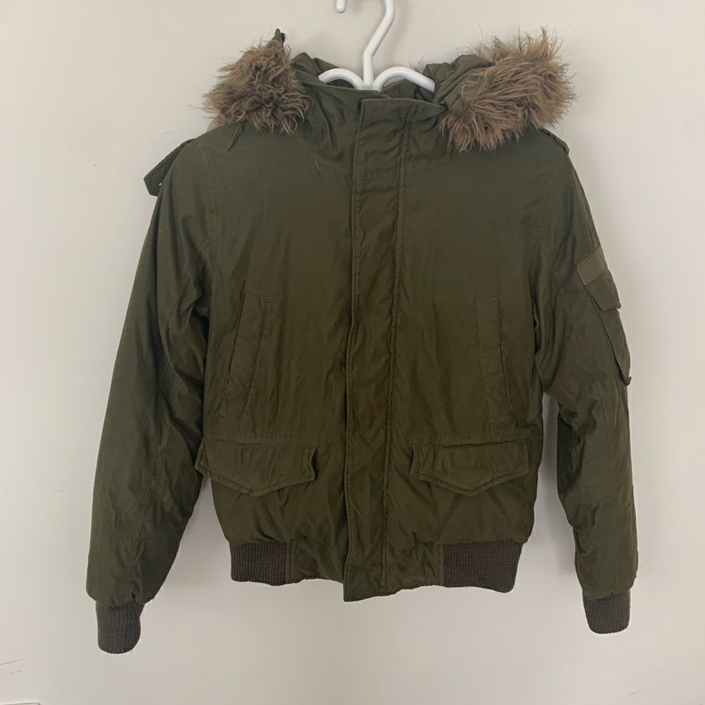 Aritzia Community 90% Down 10% Feather Jacket